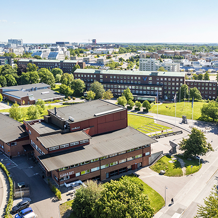 Flygbild över LTH:s campus med Kårhuset i blickfånget. Foto.